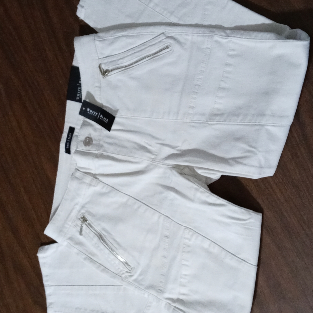 White House Black Market Classic Skinny Crop Bone Colored Pants w/Gold Sz 8